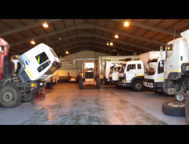 2,034M² FACTORY TO LET IN STIKLAND